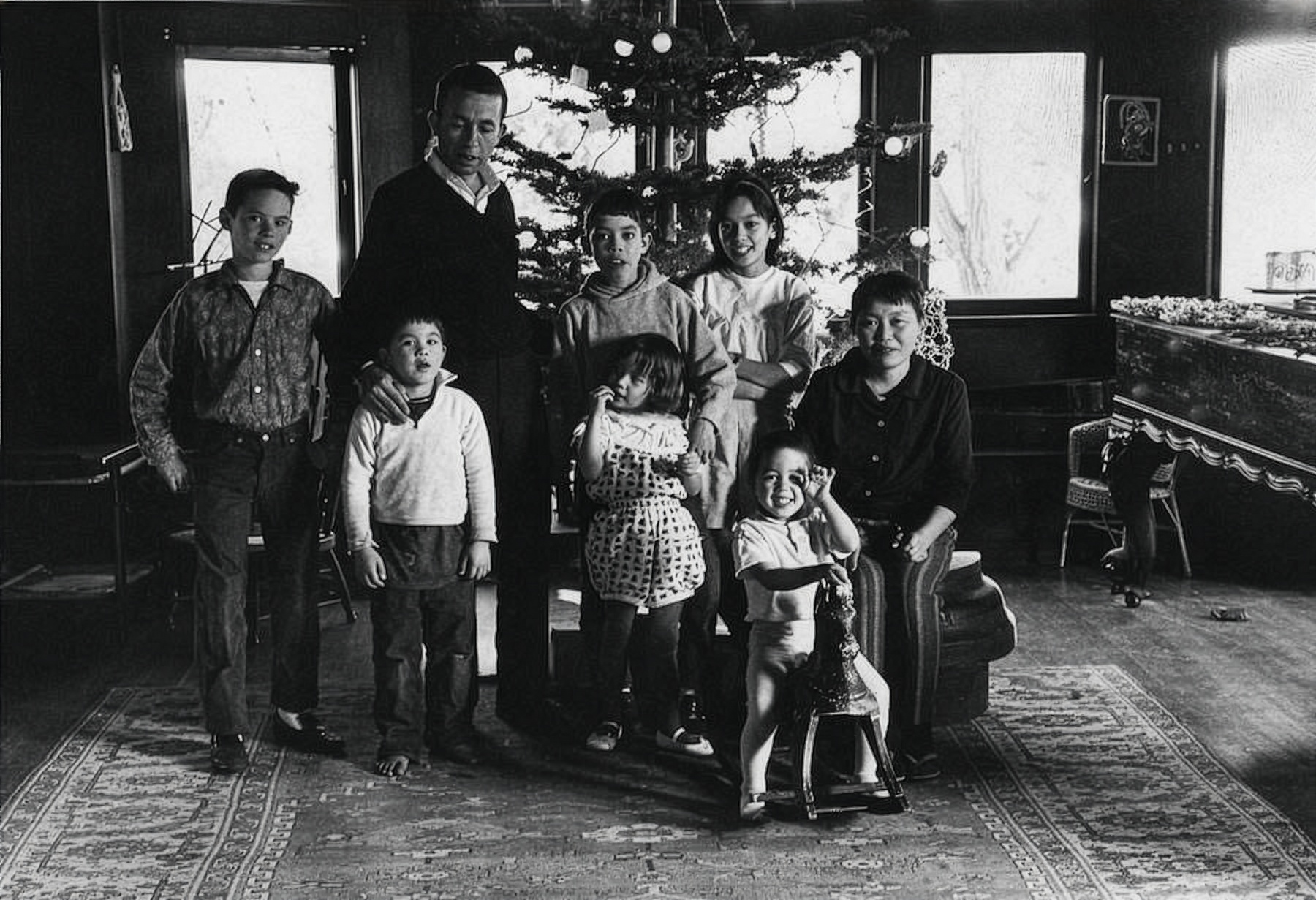 Ruth Asawa con su marido e hijos